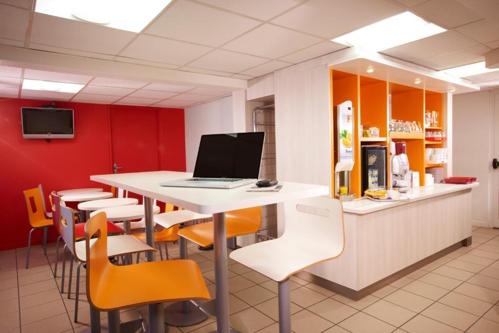 东里昂机场圣艾修伯里普瑞米尔经典酒店 圣洛朗-德米尔 外观 照片