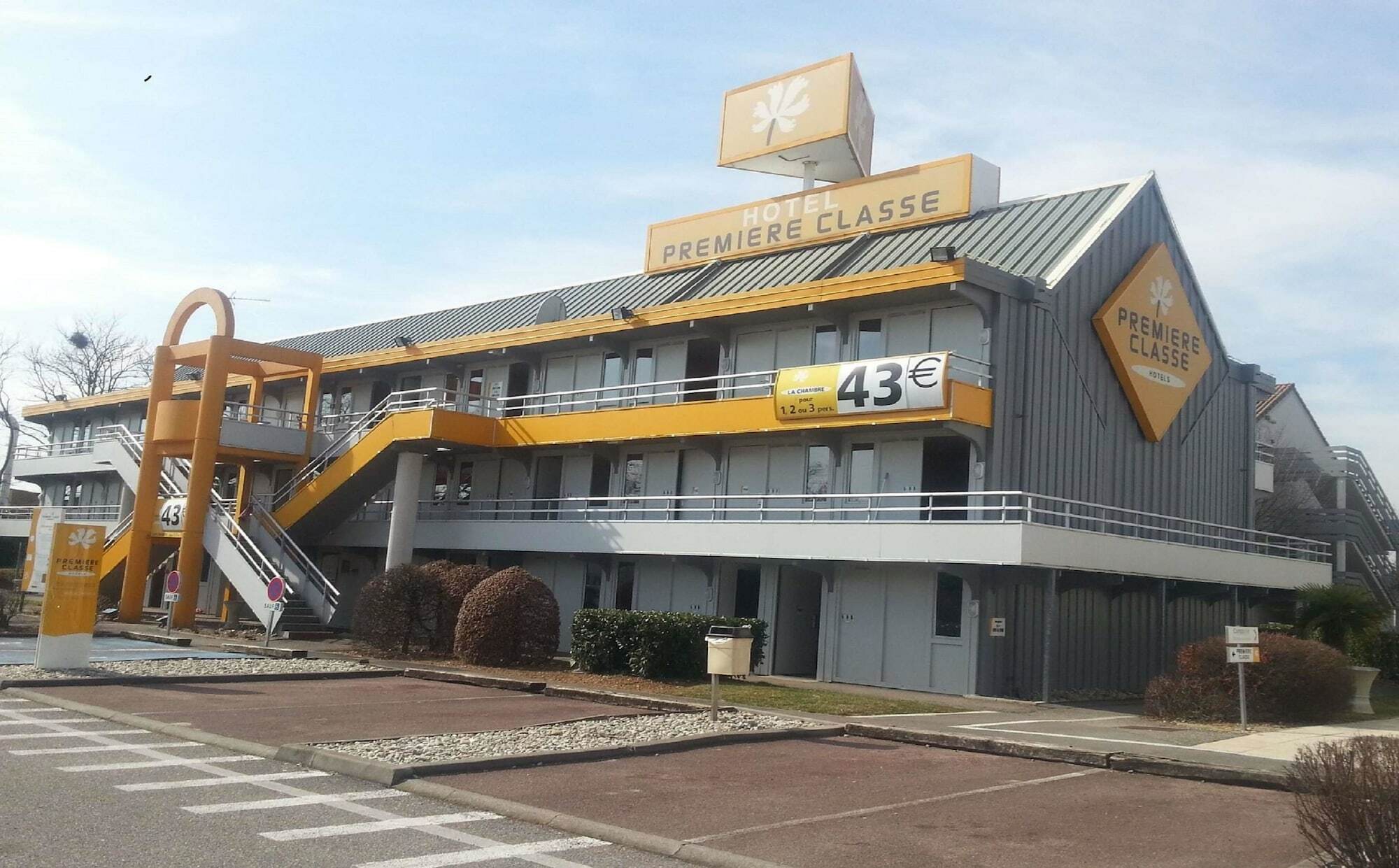 东里昂机场圣艾修伯里普瑞米尔经典酒店 圣洛朗-德米尔 外观 照片